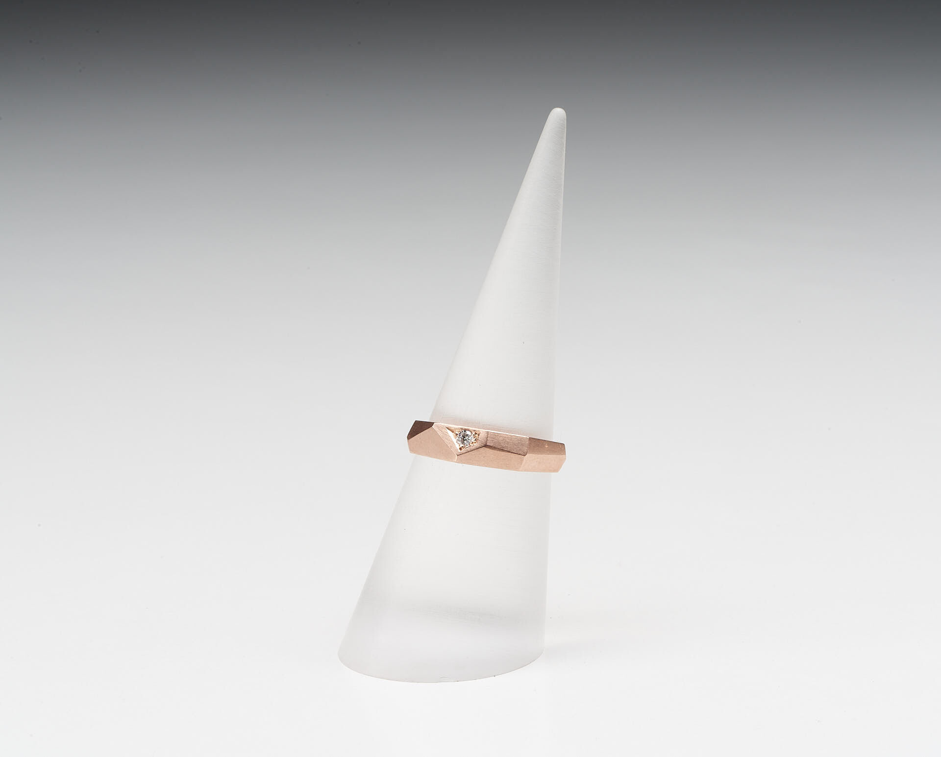 Facet form Rose gold ring with diamond 