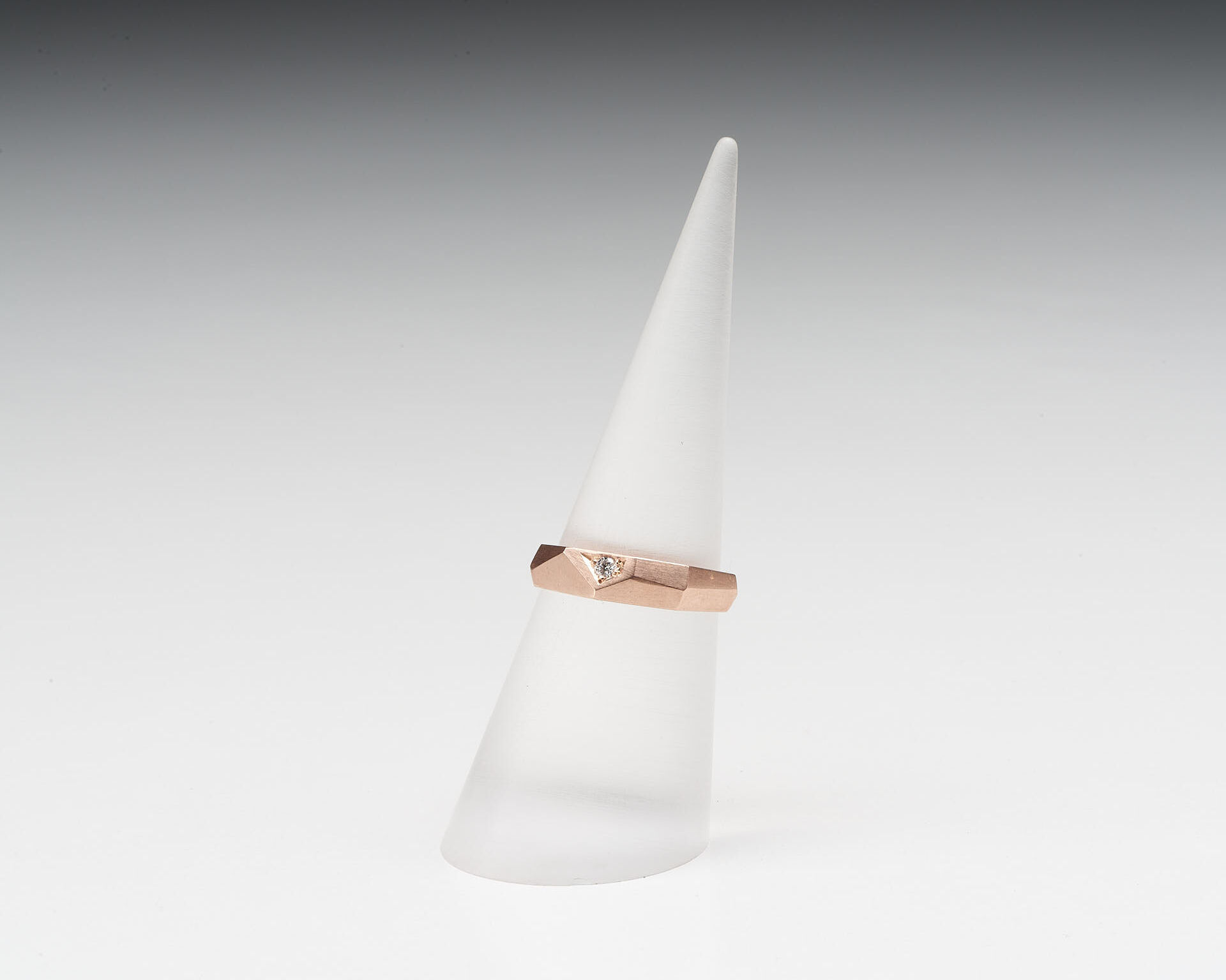 Facet form Rose gold ring with diamond 