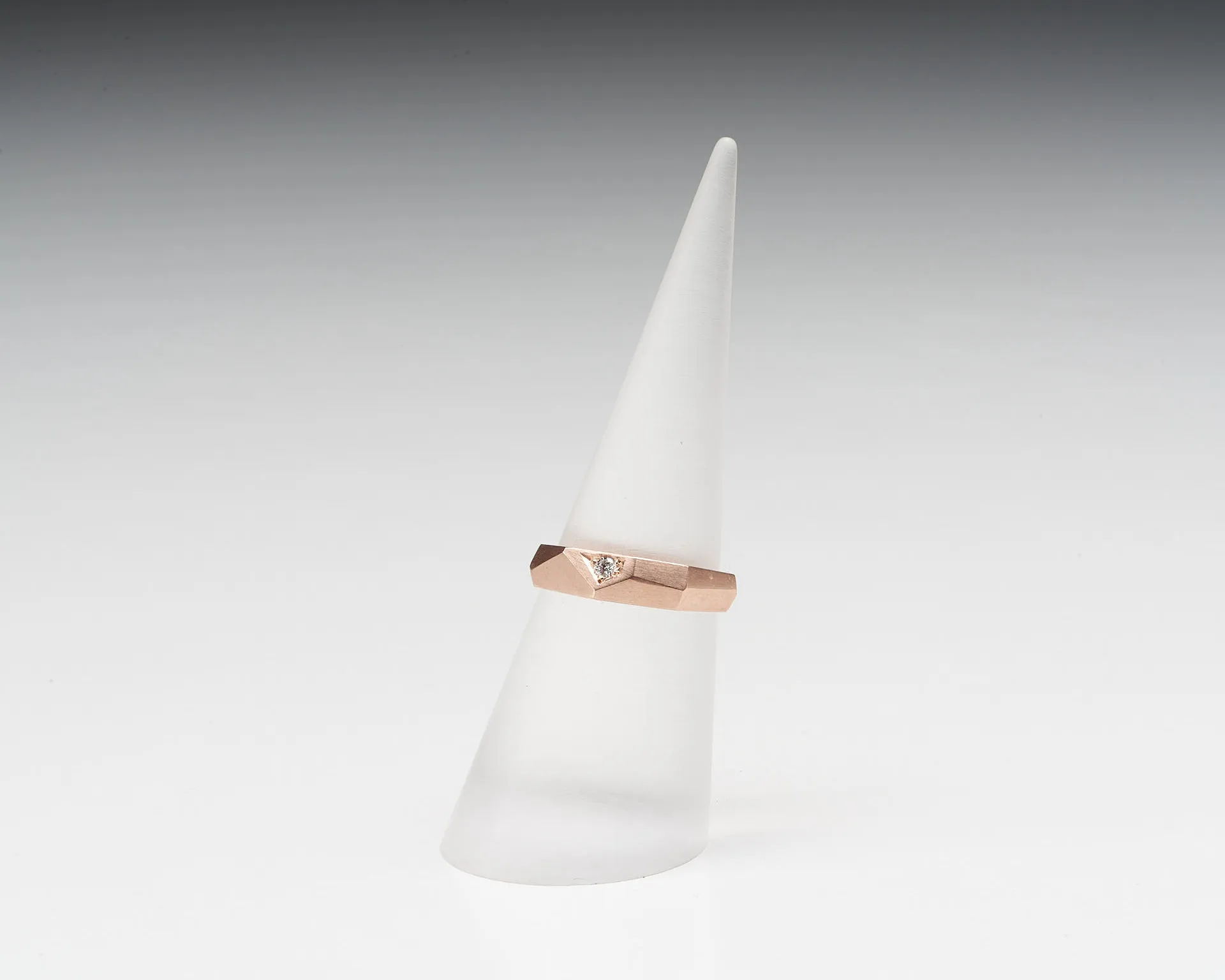 Facet form Rose gold ring with diamond 