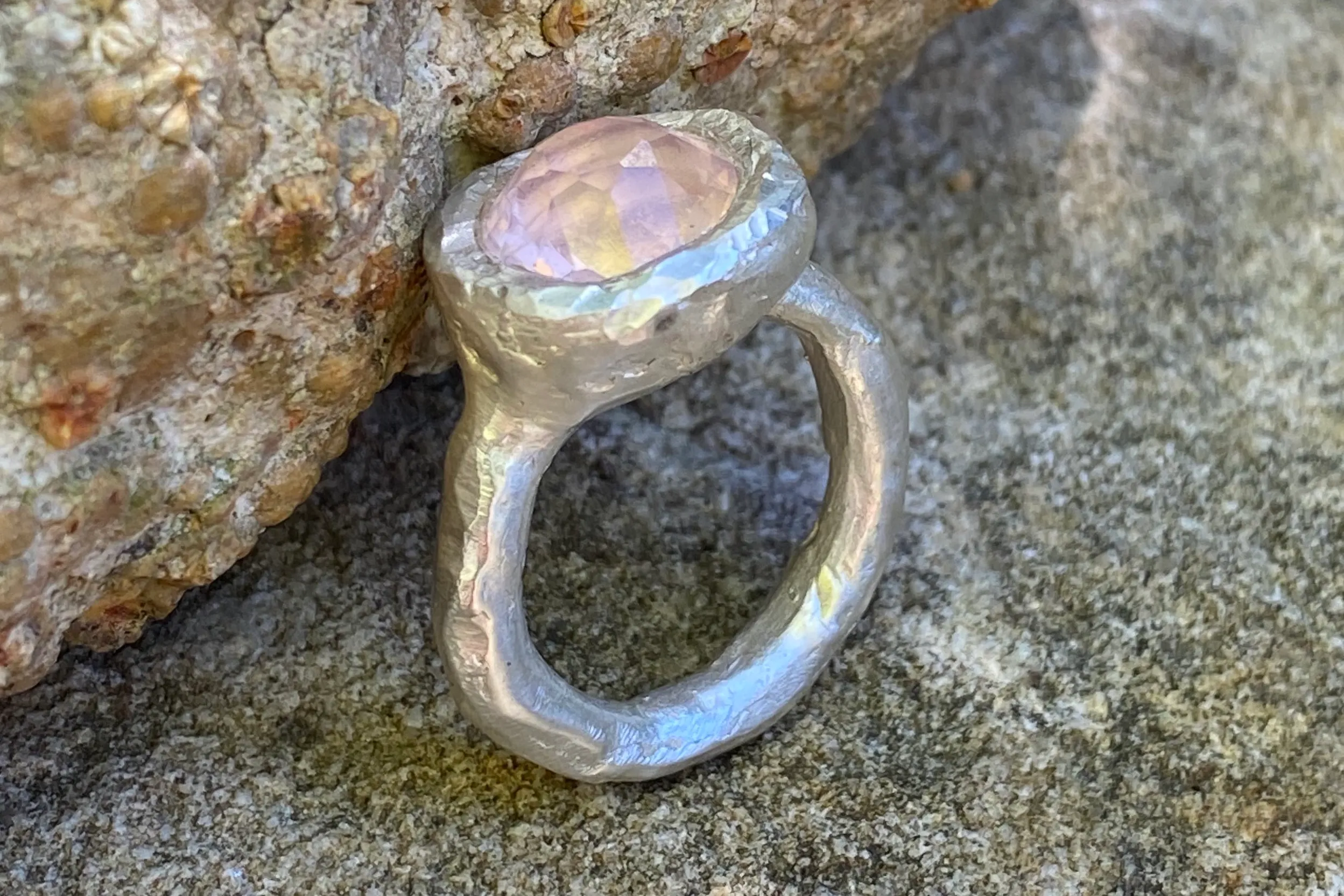 Sterling silver rose quartz ring